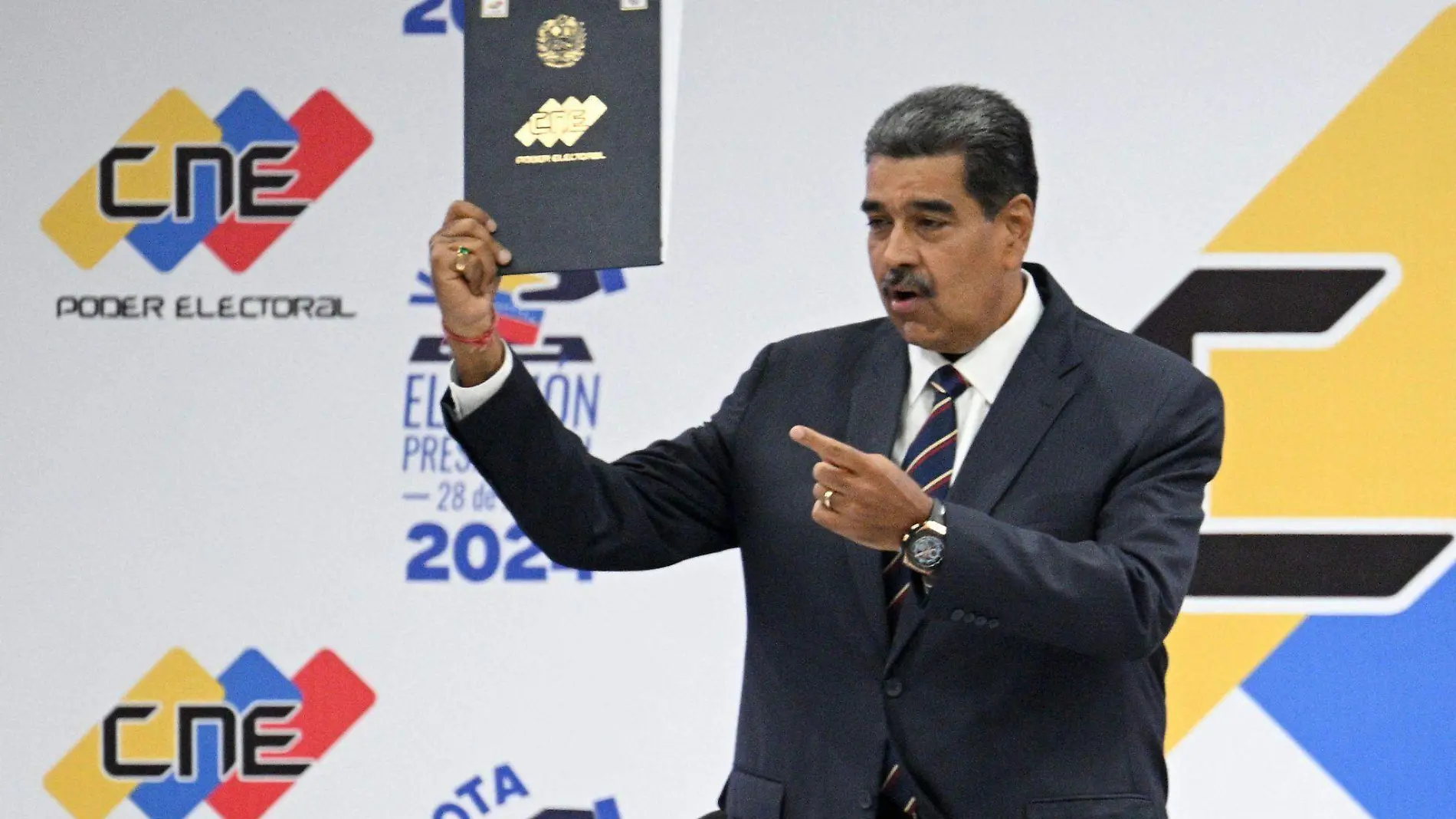 Nicolas Maduro recibe acta presidente Venezuela